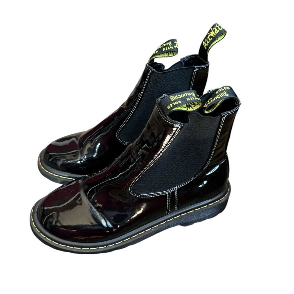 DR MARTENS PATENT LEATHER CHELSEA BOOTS size 38 or US 7